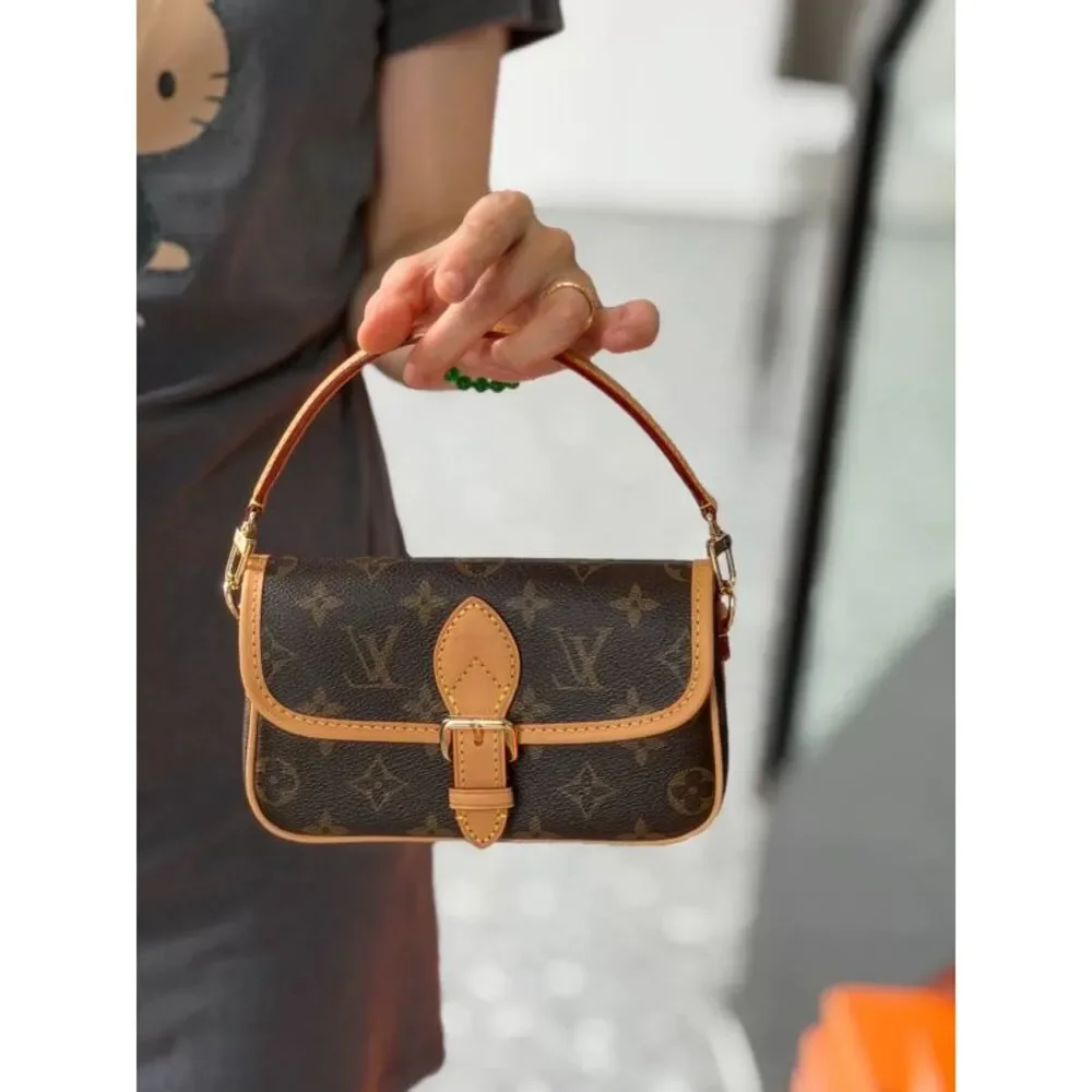 Louis Vuitton Women Pre-Loved Bag Brand New Condition